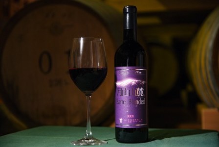 月山山麓 赤・白 ワイン ＜シャルドネヴィンテージ・バレルブレンディッド＞（720ml×2本）《山形県産ぶどう100％》　018-E-CK012