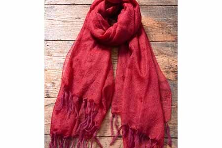 セレブを魅了する【極細モヘヤ糸】 フーガ大判ストール（レッド）　090-H-SS026-R