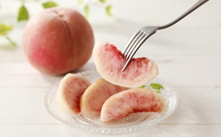 【フルーツ王国直送！】山形旬の桃　３個　特秀品（ゆうぞら、幸茜、白根白桃、紅錦香、他）いずれか１品種　0033-2604