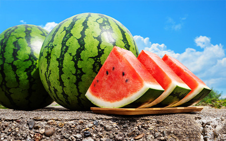 先行予約 全3回 山形 旬のフルーツ定期便 尾花沢すいか もも ラ・フランス 令和8年産 2026年産 ja-ft3xx-b