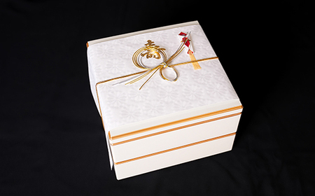 【数量限定】焼肉和牛料理金竹 尾花沢牛「雪降り和牛尾花沢」おせち 二段重 冷蔵 2-3人前 ローストビーフ 伊勢海老 解凍不要 おせち お節 重箱 kb-ocxx2