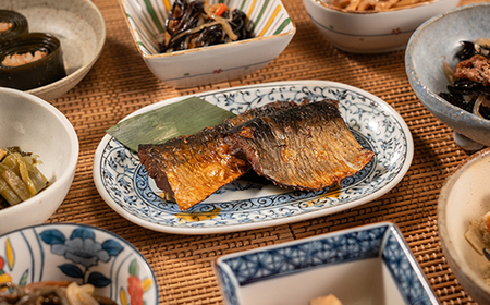 山形・山辺・ヤマキチが贈る手づくりお惣菜 旬の絶品惣菜おまかせ8品+無添加味噌・特選ミニ醤油セット yk-rtsos8