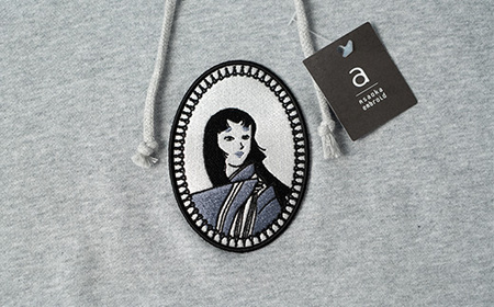 ヤマガタニューレトロ「玉虫姫」多色刺繍ロゴパーカー（サイズ：XL） F21A-085