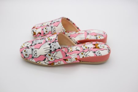 【Lサイズ・ピンク】かわいい猫柄のスリッパ♪にゃんセット（スリッパ1足、ティッシュカバー1枚セット）　（選べる サイズ S / M / L 選べる カラー 全 3 色 かわいい 猫 柄 室内 滑り止め 職人 手作り 【株式会社　後藤】）