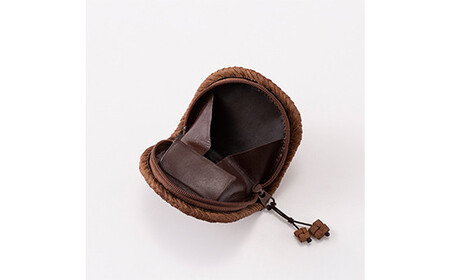 FYN9-837 ≪ご好評につき1年以上待ち≫ 山形県西川町 大井沢産 山ぶどうつる 小銭入れ（約縦 9cm×横 10cm×厚さ 3cm） 手作り 職人 やまぶどう 国産 月山 民芸品 伝統工芸品 山葡萄 蔓籠 山ぶどうつるかご コインケース