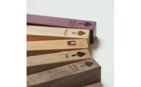 【選べる形】キーホルダー 「Wood Stick」 キーストラップ 木材 木 材料 端材 ホテルキー クローバー型 丸型 北海道 北広島市