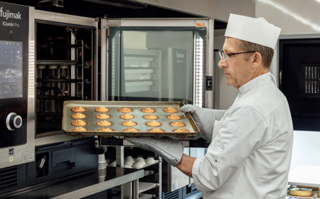 AndMERCI アンドメルシィ 商品券 9000円分 山形県 大石田町 ギフト スイーツ チョコレート ケーキ 焼き菓子 贈答用 am-skxxx9000