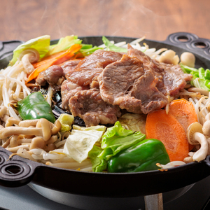 石狩めしやきらくの味付きジンギスカン 600g（肉200g、タレ100g、各2セット）