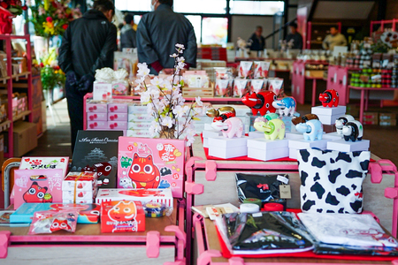 カラーべこ ピンク 大｜赤ベコ アカベコ あかべこ 郷土玩具 会津 会津若松 お守り 魔除け 飾り物 ギフト 贈答 プレゼント 幸運 牛 [0834]