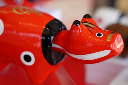 ハッピーバースデーべこ｜赤ベコ アカベコ あかべこ 郷土玩具 会津 会津若松 お守り 魔除け 飾り物 ギフト 贈答 プレゼント 幸運 牛 [0842]