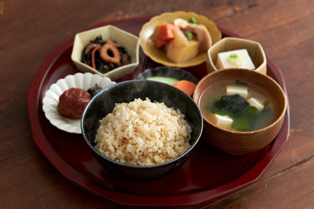 [定期便／全6回／1回目 令和8年3月下旬から3月末発送] 令和7年産 会津産コシヒカリ 米でいいの田゛玄米 計30kg (5kg×6回)｜令和7年 2025年 会津産 米 お米 こめ コメ 玄米 こしひかり 新米 [1086]