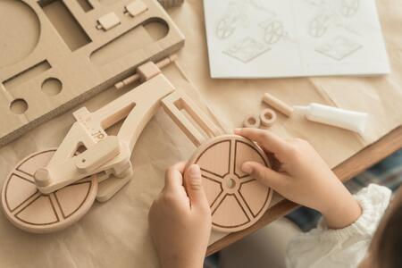 檜のおもちゃ IKONIH 木の自転車