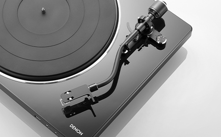 DENON USBメモリーへのダイレクト録音対応 MMカートリッジ対応フォノイコライザー搭載 本格マニュアル・レコードプレーヤー ブラック DP450USBBKEM F24R-147