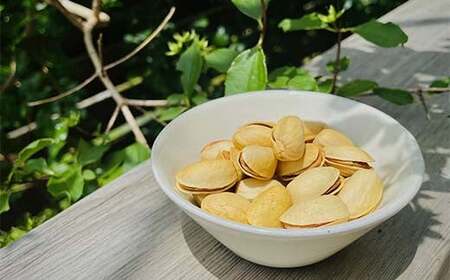 ウイスキーオークの豊かな香り 燻製ピスタチオ300g（100g×3袋） ピスタチオ ナッツ 木の実 小分け 無添加 おつまみ おやつ F7X-0297