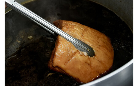 喜多方 自家製 チャーシュー チャーシュー ブロック にくにく工房 贈り物 記念日 お中元 お歳暮 母の日 父の日 敬老の日 子どもの日 オススメ【ふるさと納税】喜多方チャーシューの詰め合わせセット 白豚チャーシュー 紅豚チャーシュー 各200g とんとんチャーシュー300g 計700g ギフト お土産【07208-0253】