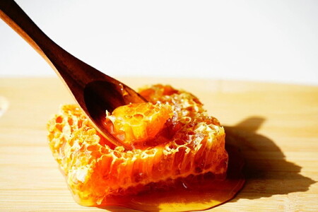 会津磐梯高原のはちみつ (蜂の巣入り) 蜂蜜・はちみつ・ハチミツ・蜂の巣入り・240g