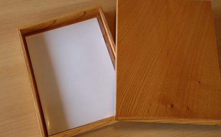  文箱　木箱　ケヤキ材　フタ付き　書類収納ボックス【木箱 ケース 収納ボックス 書類入れ 木材 木箱 ケース 蓋つき 木箱 ケース ケヤキ 木箱 ケース 書類収納ボックス 木箱 ケース ウッドボックス ギフト 木箱 ケース 贈り物 木箱 ケース 敬老の日 木箱 ケース 小物入れ 木箱 ケース インテリア雑貨 木箱 ケース 高品質 木箱 ケース 】