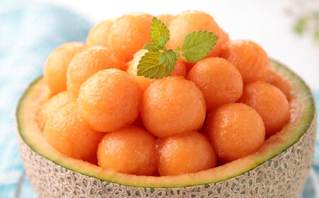 【先行予約】香り豊かな 北海道レッドメロン 1.6kg×1玉(2026年7月下旬から発送開始) | メロン _05410