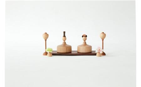 旭川クラフト K-WOOD(ケイ ウッド) ひな人形 しかくびな 【 国産 無垢 インテリア 木製 ナチュラル 雛人形 コンパクト 節句 ひな祭り お雛様 プレゼント 北海道 】_00783