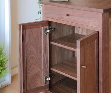 旭川家具　山室家具製作所　プロトNo.621キャビネット60　ウォールナット 【 国産 無垢 インテリア 木製 収納 ナチュラル キャビネット チェスト リビング ダイニング 北海道 】 _01966