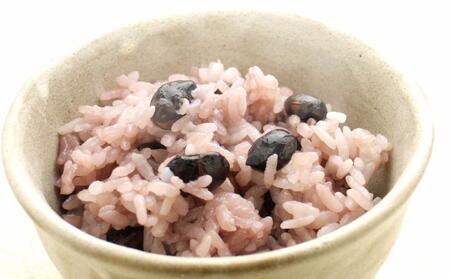 【最短翌日から３営業日以内発送】北海道 黒豆茶 4袋セット 計1.5kg 【 お茶 茶 飲料 飲み物 黒豆茶 黒豆 国産黒豆 ノンカフェイン 風味豊か 北海道 旭川 】_02124