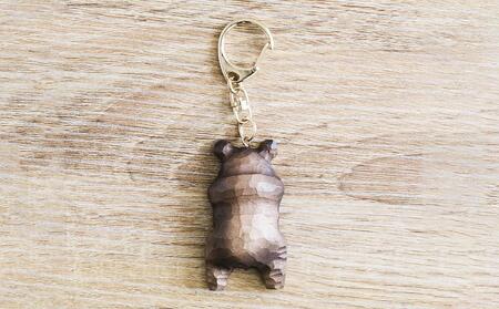木彫り　せなかぐま　キーホルダー1点_02958