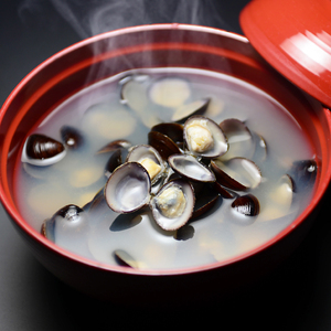 活しじみ 特選 大玉 2kg（500ｇ×4）涸沼川 う女川【シジミ オルニチン ミネラル ビタミンB12 出汁 肝臓 味噌汁 スープ 茨城県 水戸市】（IX-107）