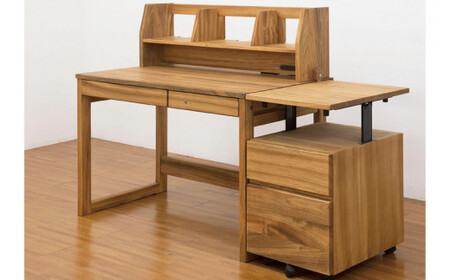 BV-50　【頑固おやじ】一生の宝物。楠の木の優しい香りがする学習机