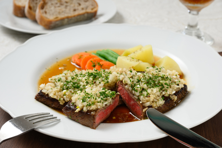 【茨城県共通返礼品 茨城県産】【常陸牛】ももステーキ 約500g ※北海道・沖縄・離島への配送不可