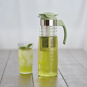 HARIO かご網付き水出し茶ポット［HCC-12-SG］ ※離島への配送不可｜ハリオ おしゃれ かわいい シンプル スタイリッシュ 耐熱 ガラス 食器 器 冷水筒 麦茶ポット ポット ピッチャー 取っ手付き 冷蔵庫ポット お茶入れ キッチン 日用品 キッチン用品_FI45