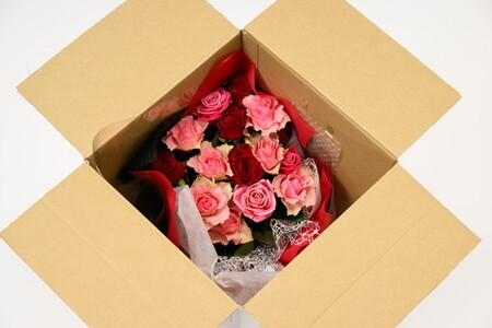 古河市三和産バラの花束｜花 フラワー 生花 切り花 ばら 薔薇 ローズ 包装 ご家庭用 ギフト 記念日 誕生日 結婚記念日 送別 歓迎 イベント 発表会 卒業式 サプライズ お祝い プレゼント 贈答 贈り物 茨城県 古河市 ※北海道・沖縄・離島への配送不可 _DP80