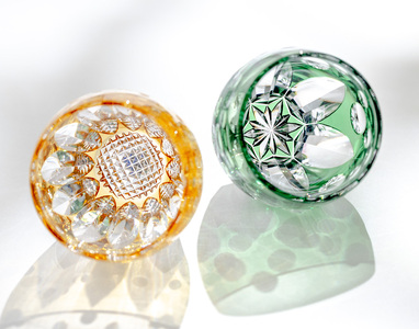 江戸切子　カガミクリスタル　冷酒杯　「紫陽花」「向日葵」 鍋谷聡作　伝統工芸品 江戸切子 伝統工芸士・鍋谷聰 作 冷酒杯＜紫陽花＞ | カガミ