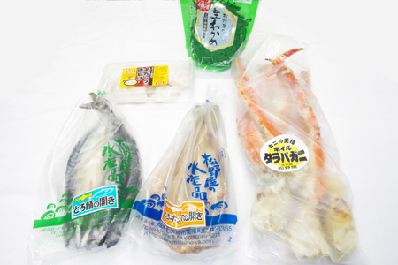 食卓を彩る！松野屋海鮮セット（タラバガニ・とろさば干物・とろほっけ干物・あんこうの唐揚げ・わかめ）【海鮮 海鮮セット サバ ホッケ 鮟鱇 ワカメ 詰め合わせ】(BO202)