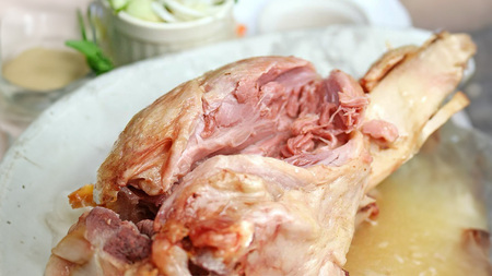 筑波ハム アイスバイン 700g 豚すね肉 茨城県産 『 常陸の輝き 』 ブランド豚 銘柄豚 ( 茨城県共通返礼品 )