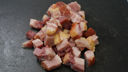 【 6ヶ月 定期便 】 燻製職人 風實 の 熟成 パラパラ ベーコン ( 100g×5 ) [AJ036ci]