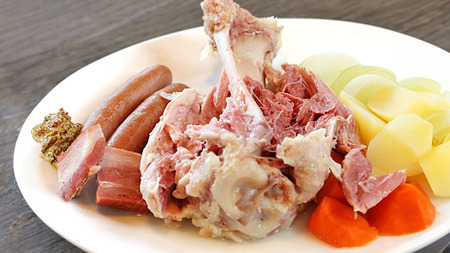 筑波ハム アイスバイン 700g 豚すね肉 『常陸の輝き』 茨城県産 ブランド豚 銘柄豚 ( 茨城県共通返礼品 )  [EN013sa]