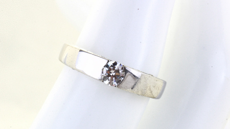 日常使いに最適な ダイヤモンドリング ( Pt950 製 0.30ct )  [AH147sa]