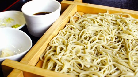 茨城県産【 常陸秋そば 】石臼挽き早刈りそば粉 １㎏×３袋入 そば粉 そば 蕎麦粉 そば打ち 茨城県産 国産 農家直送 [BE001sa]