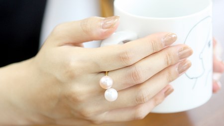 ほんのりピンクとパープルカラーの湖水真珠のフォークデザインリング [AH064sa]