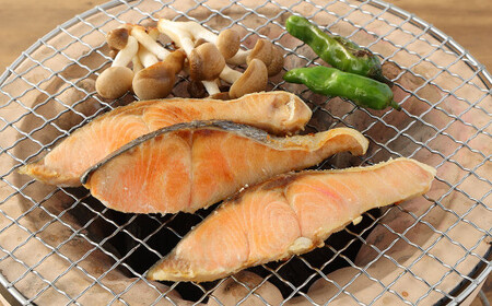 【北海道産原材料使用】中辛口秋鮭切身32切 合計約1.92kg