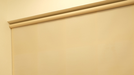 TOSO ロールスクリーン ボールチェーン式 遮光生地 60cm×180cm（アイボリー）