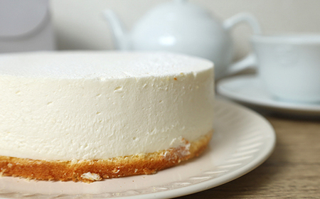 562 レアチーズケーキ 1個 直径15cm