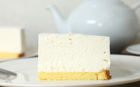 562 レアチーズケーキ 1個 直径15cm