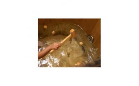 お風呂のおもちゃ、プールのおもちゃ　おんせん木玉ちゃん　木製　手作り　グッド・トイ大賞2021 (AT001)