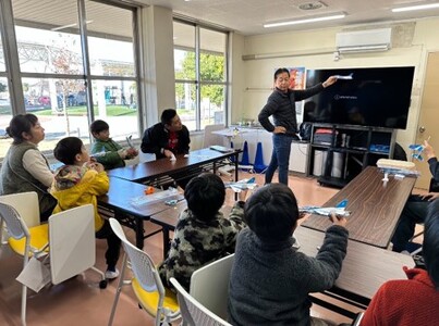 K2512 電動紙飛行機フライベリーでブルーインパルスを飛ばそう!(工作と競技体験付き)