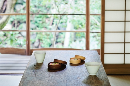 【小箱マカロン70サイズ　ウォールナット】旋盤の「削る」技術を利用した小さな丸い箱　国産　建彦木工　直径70mm×30mm【栃木県足利市】 F7Z-699