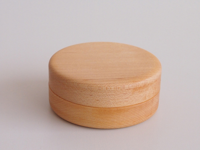 【小箱マカロン70サイズ　メープル】旋盤の「削る」技術を利用した小さな丸い箱　国産　建彦木工　直径70mm×30mm【栃木県足利市】 F7Z-702