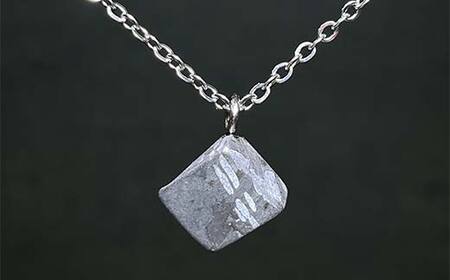 アルタイ隕石のネックレス F7Z-1326