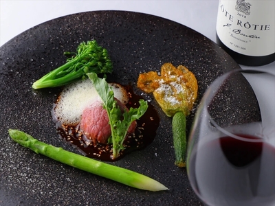 【南青山 中国料理フルコース】足利みらい応援大使のオーナーシェフが腕を振るう「足利マール牛と足利野菜のフルコース」お食事券２名様（食事券 東京 青山 表参道 外苑前 中華 中国料理 ディナー フルコース）【 栃木県 足利市 】 F7Z-687