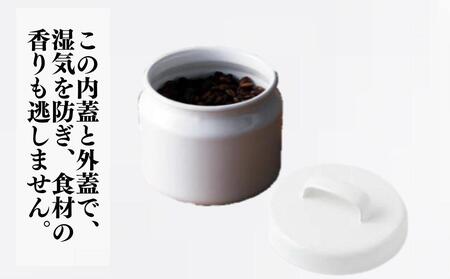 にちにち道具 ラウンドキャニスター Sサイズ　琺瑯でできた 円形のフタ付き 保存容器　00307556